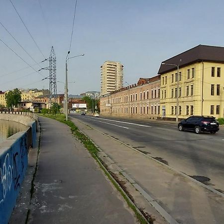 Студія 5 В Вілле Жаткіна Біля Тц Нікольский Charkiv Esterno foto